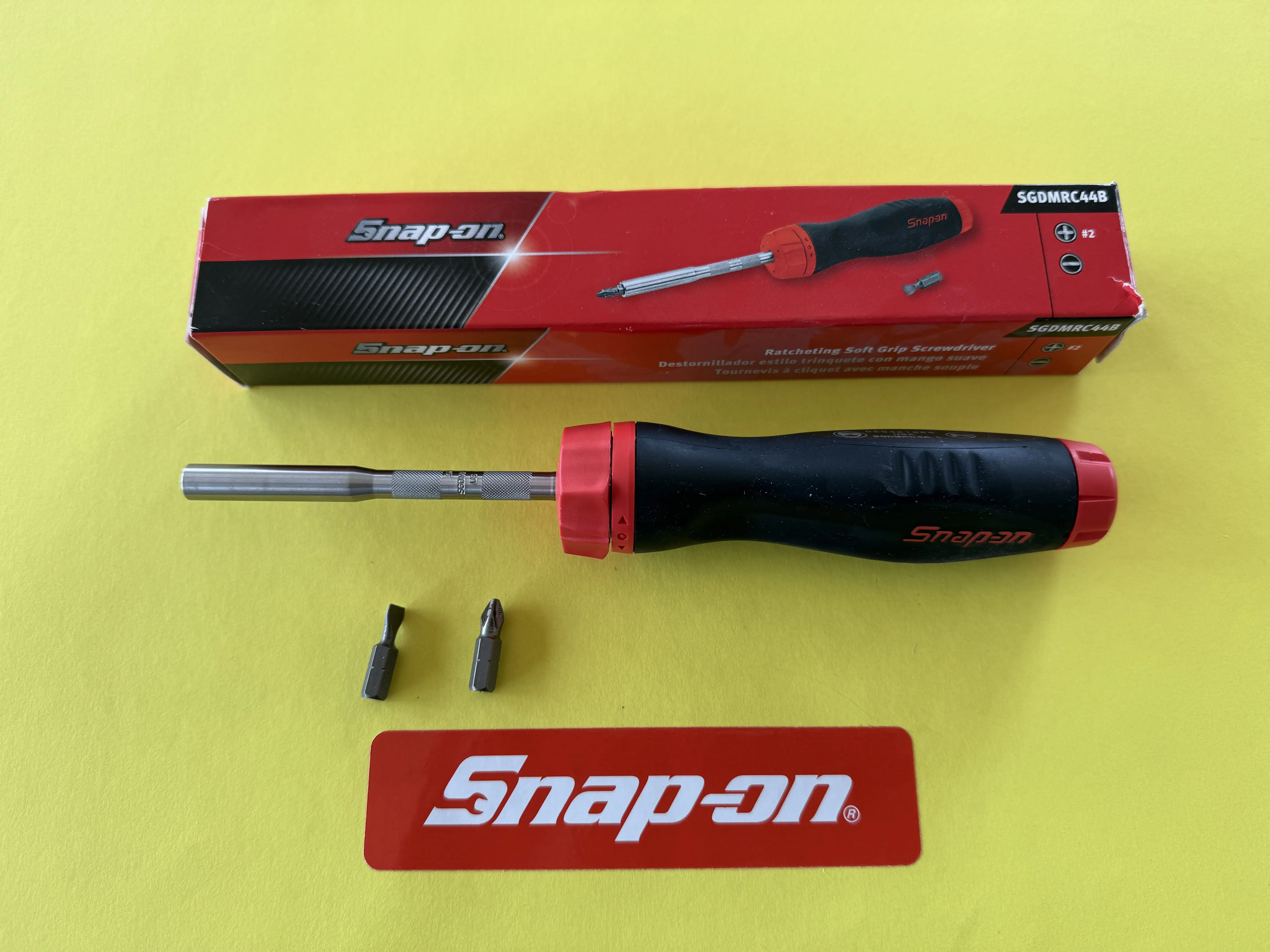 Snap-On Ratcheting Soft Grip Standard Red Screwdriver with bits SGDMRC44B