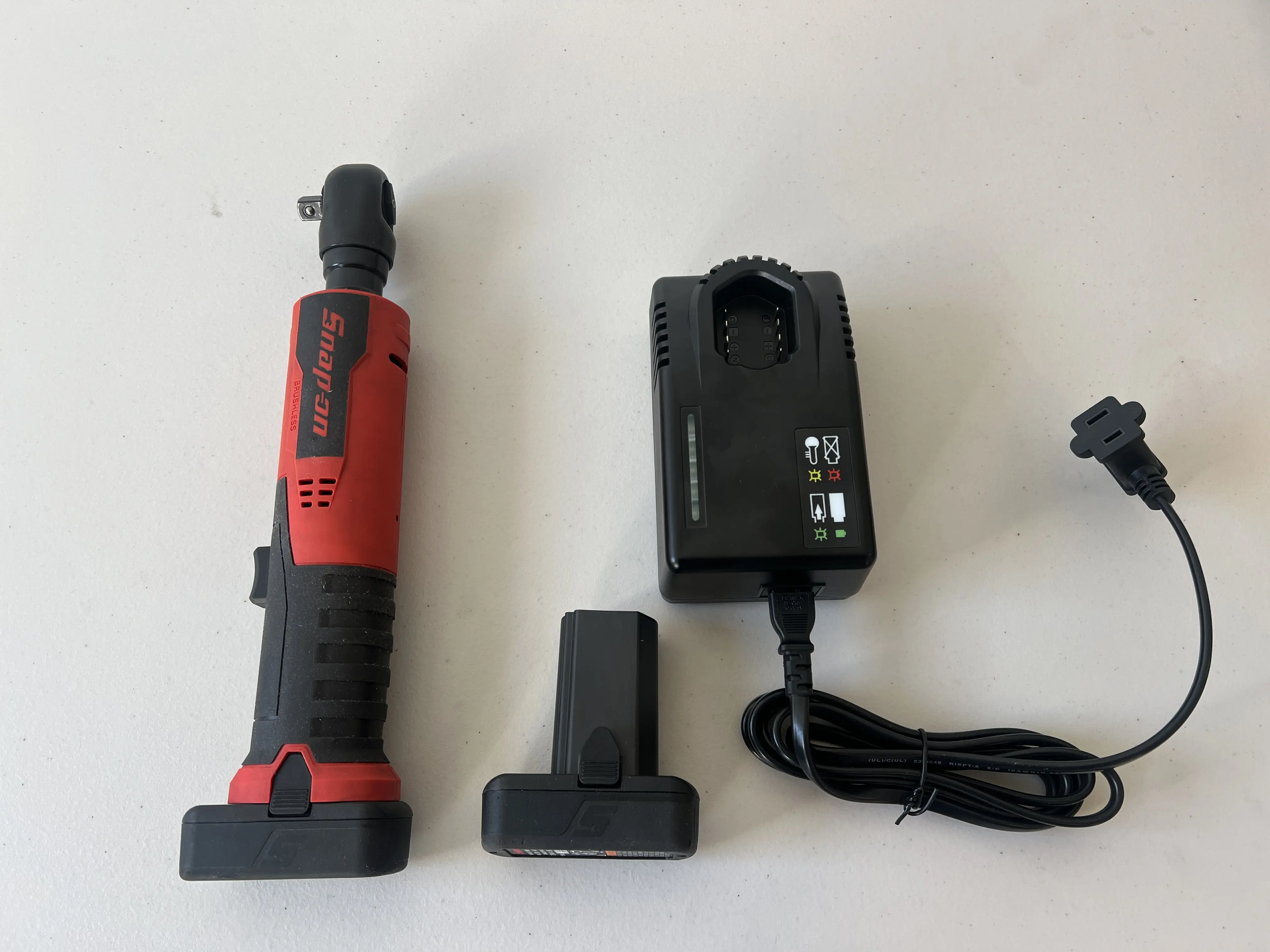 Snap-On 14.4V 3/8" MicroLithium Cordless Ratchet Kit CTR861AK2